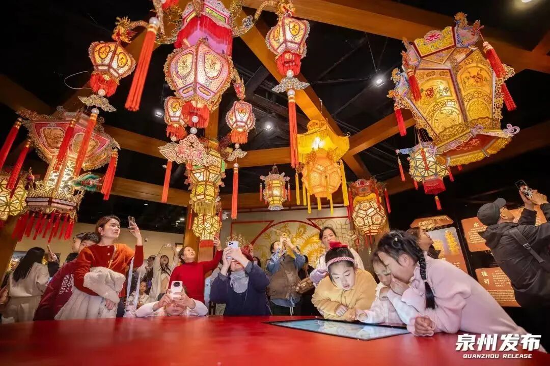 “骐骥驰刺桐，万灯闹元宵 ——2026年元宵泉州灯会”.jpg
