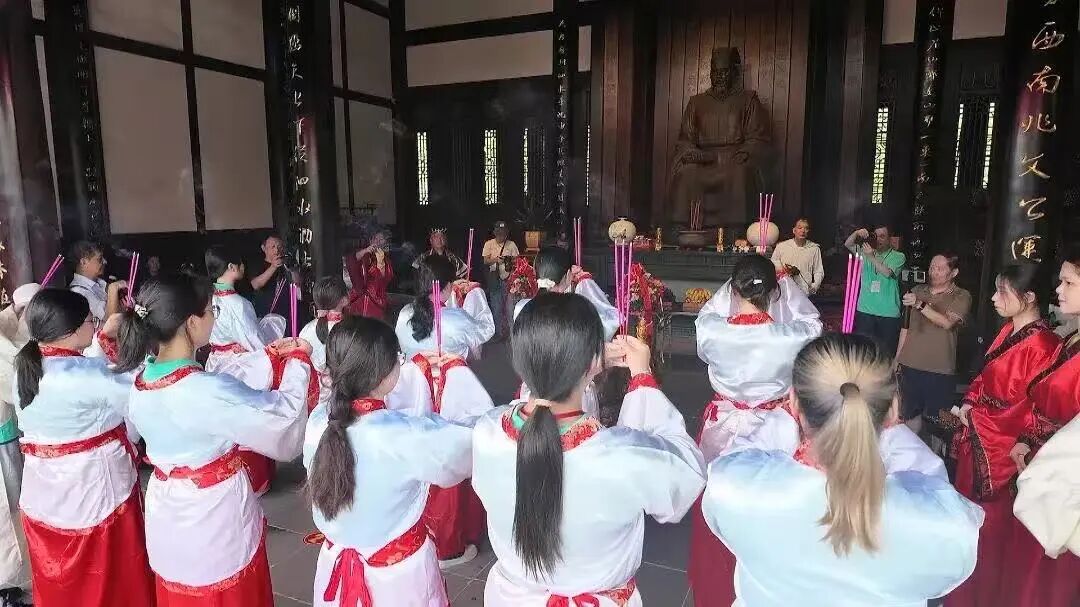 朱熹诞辰895周年朱子文化周 “茶画一味·心印书京” 雅集活动.jpg